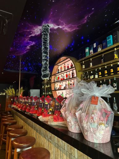 File:Moonlight Bar Saigon10.jpg
