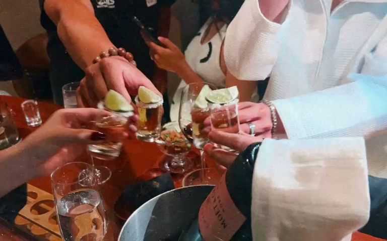 File:SKI Bar HCM city2.jpg