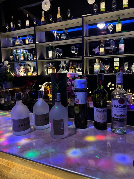 File:Nari bar interior5.jpg