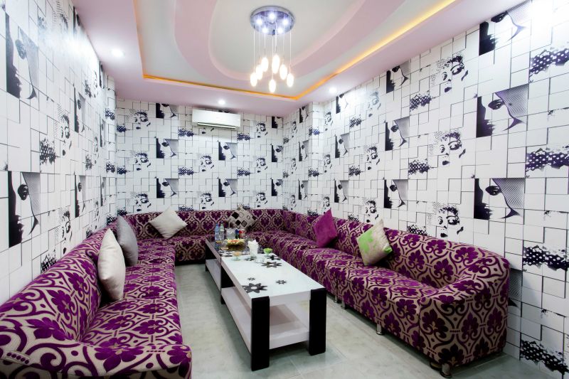 File:Cat Walk Bar & Karaoke31.jpg