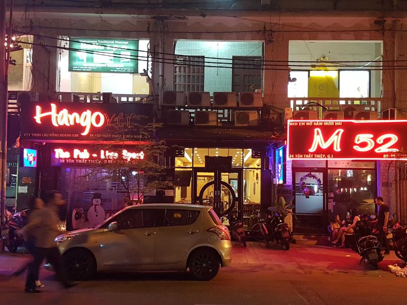 File:Hangover Bar1.jpg