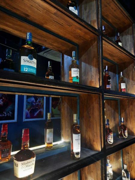 File:Amour Bar5.jpg