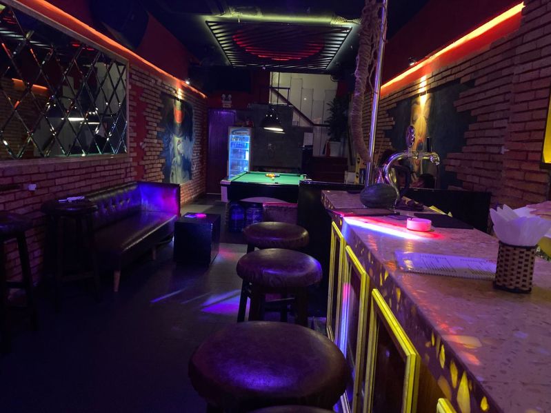File:Red Light Bar2.jpg