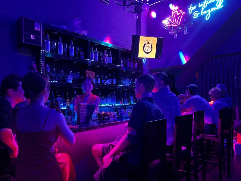 File:Mirai Bar ( 未来)1.jpg