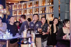 Mirage Bar in Saigon15.jpg