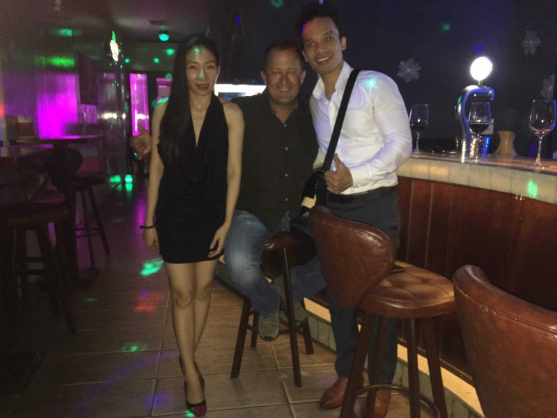 File:Ruby's bar hcm6.jpg