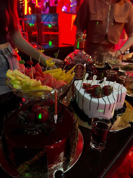 File:MIMI 2 bar3.jpg