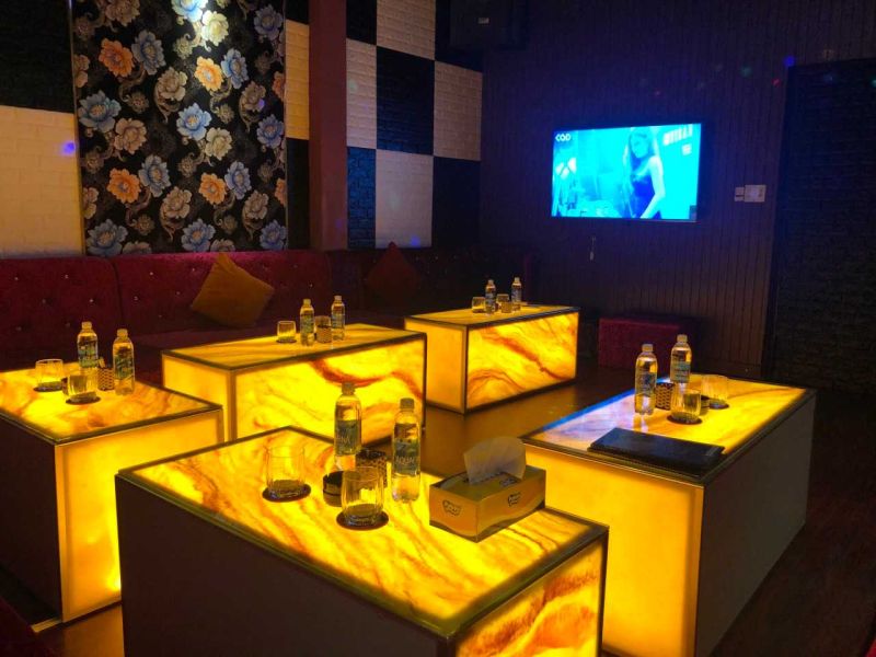 File:Cat Walk Bar & Karaoke7.jpg