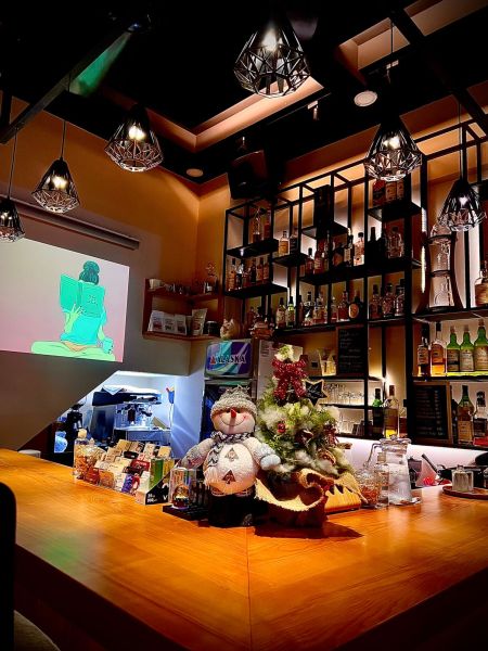 File:Rika's Bar & Coffee House17.jpg