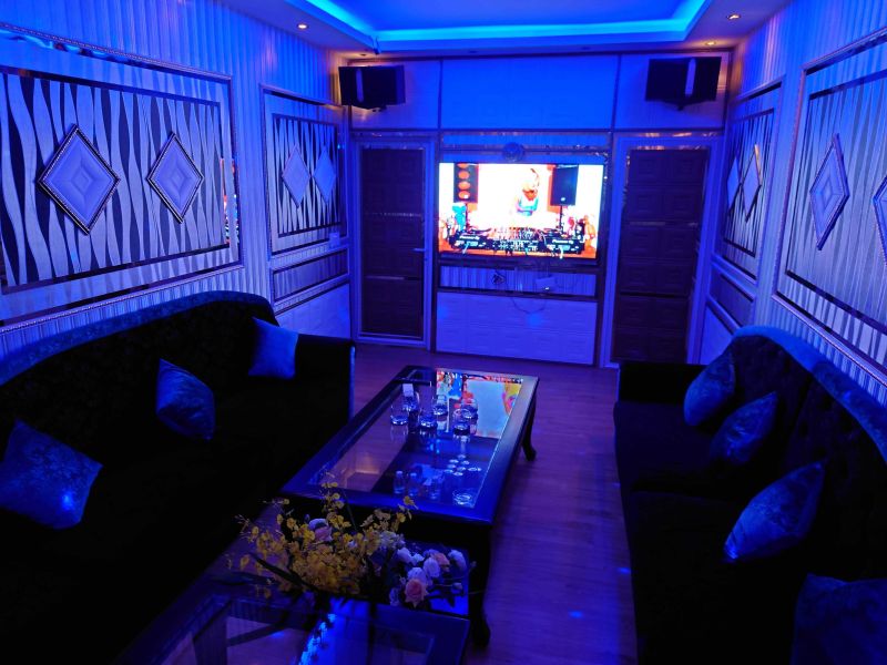 File:MIMI 2 bar7.jpg