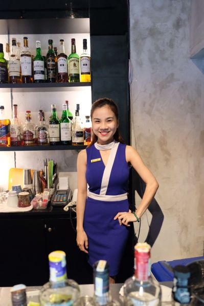 File:Bar OZA12.jpg