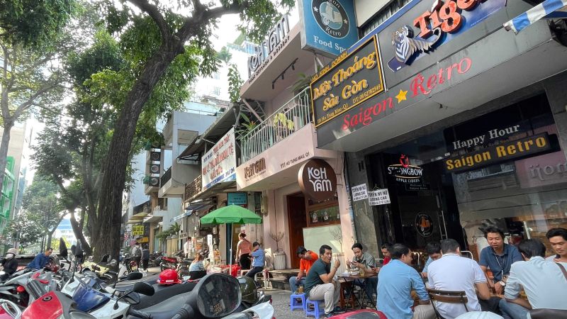 File:Saigon Retro Bar4.jpg