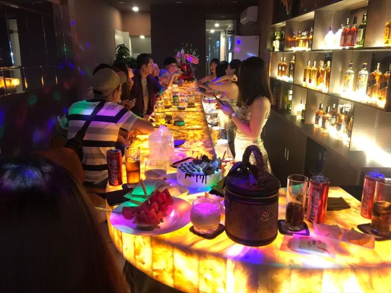 File:LIKE BAR1.jpg