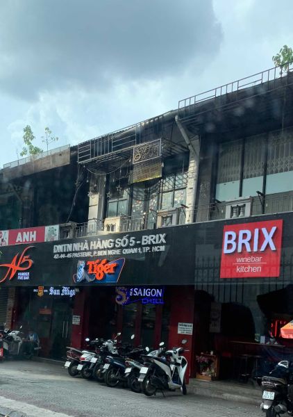 File:Brix Wine Bar & Kitchen5.jpg