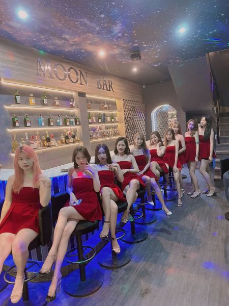 File:MOON BAR3.jpg