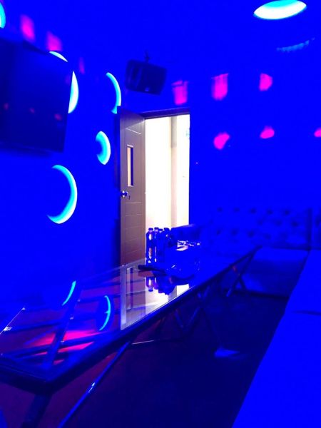 File:Cat Walk Bar & Karaoke12.jpg