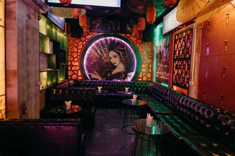 File:LingLing bar3.jpg