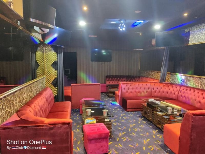 File:Club diamond room3.jpeg