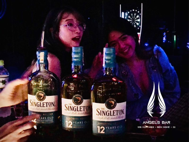 File:Angels Bar Drink&More11.jpg