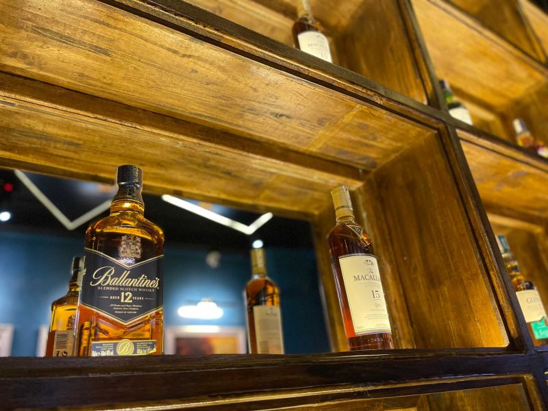 File:Amour Bar3.jpg