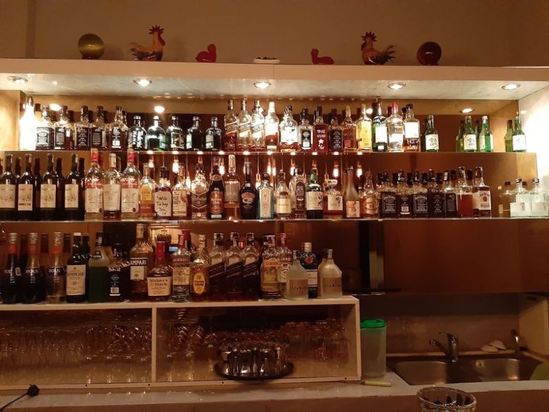 File:SAKU WHISKEY BAR & BEER2.jpg