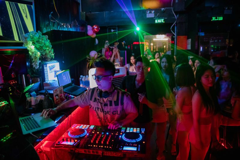 File:BUNNY BAR131.jpg