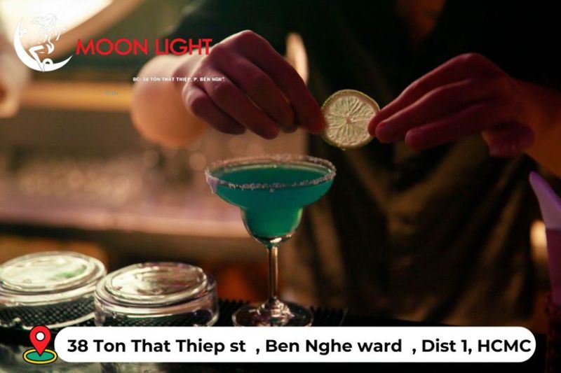 File:Moonlight Bar Saigon4.jpg