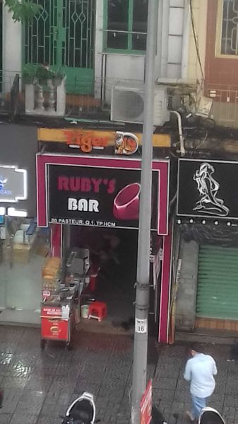 File:Ruby's bar hcm3.jpg