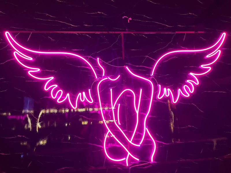 File:Angel bar interior1.jpg