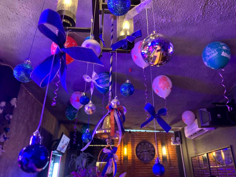 File:LOCA LOCAL Bar & Grill5.jpg