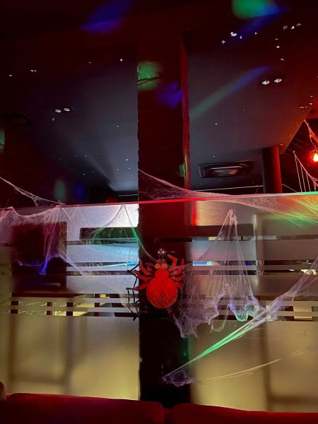 File:Maze Bar darts and pool12.jpg