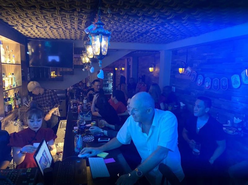 File:Bombay Bar6.jpg