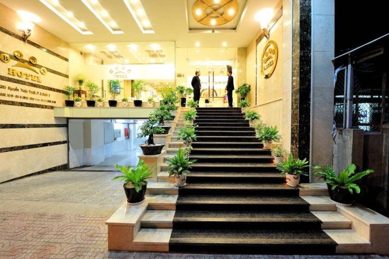 File:Massage-boss-palace.jpg