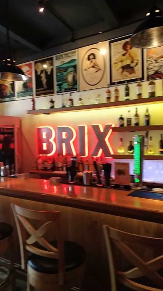 File:Brix Wine Bar & Kitchen2.jpg