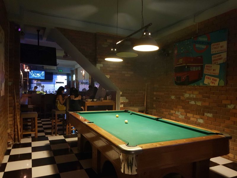 File:Saigon Retro Bar11.jpg