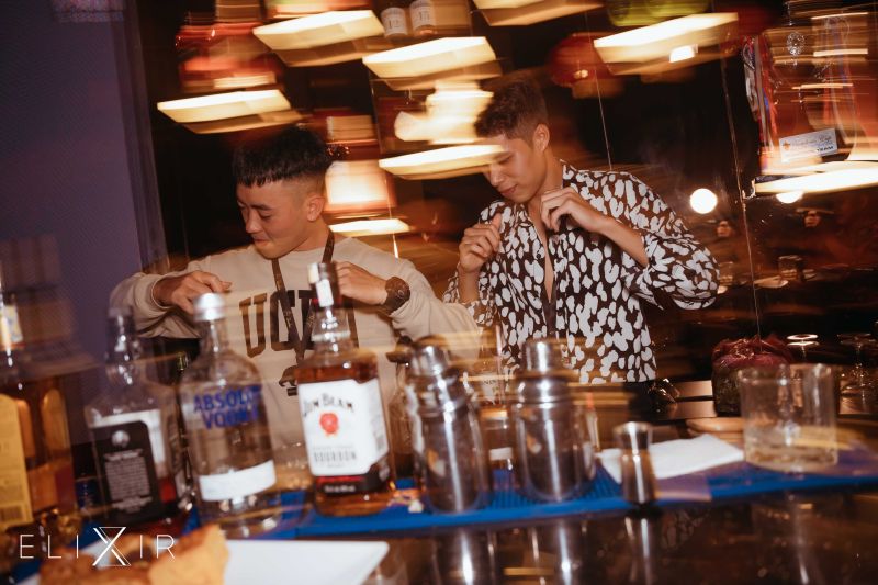 File:Elixir Lounge Bar16.jpg