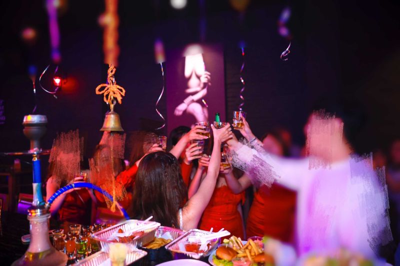 File:Maze Bar darts and pool20.jpg