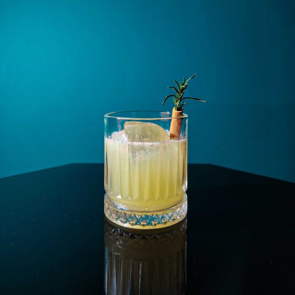 File:GA Whisky & Cocktails Bar4.jpg