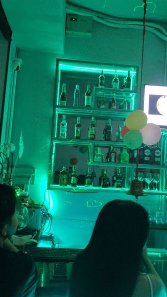 File:Swan Bar2.jpg