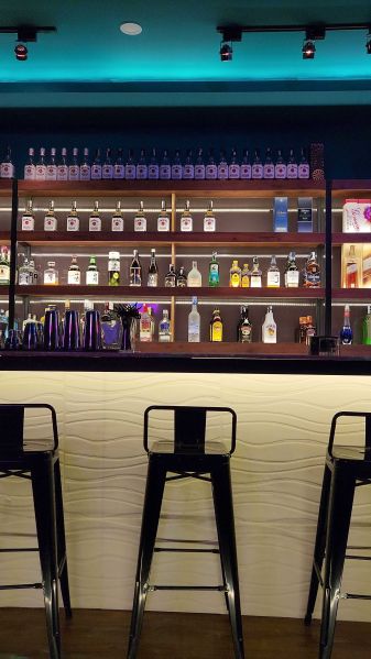 File:GA Whisky & Cocktails Bar2.jpg