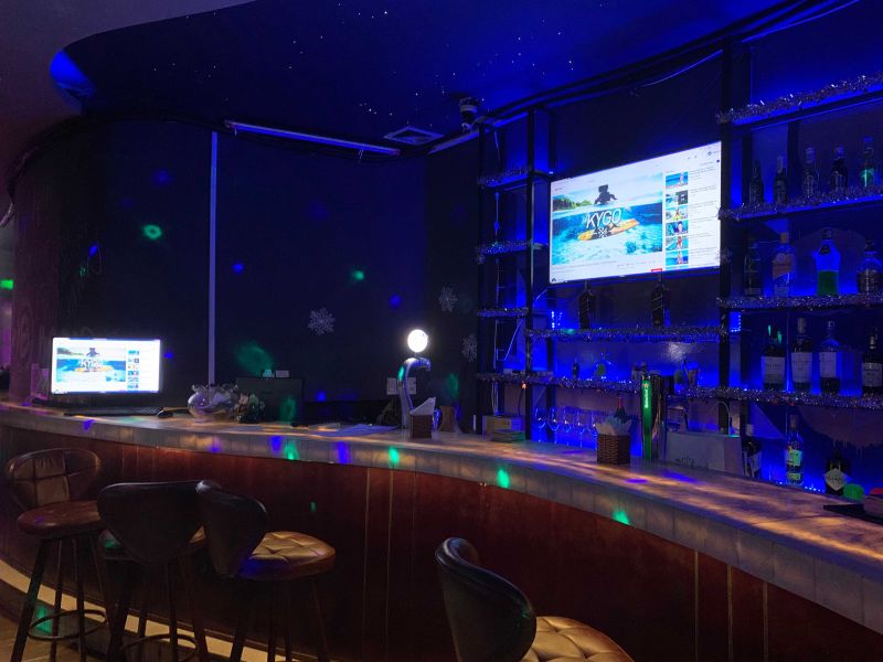 File:Ruby's bar hcm9.jpg