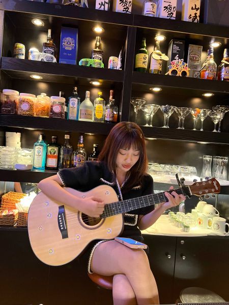 File:BAR KONPARU2.jpg