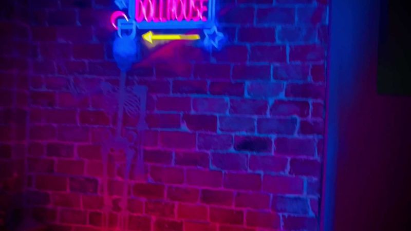 File:Dollhouse bar HCMC14.jpg