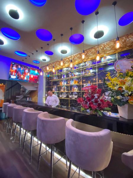 File:Cat Walk Bar & Karaoke1.jpg