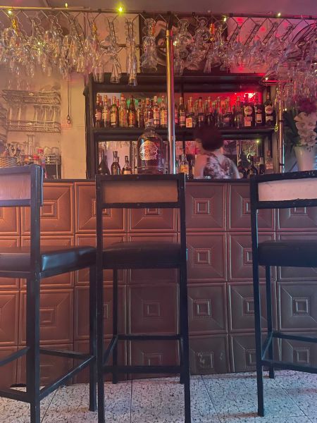 File:Happy Bar2.jpg