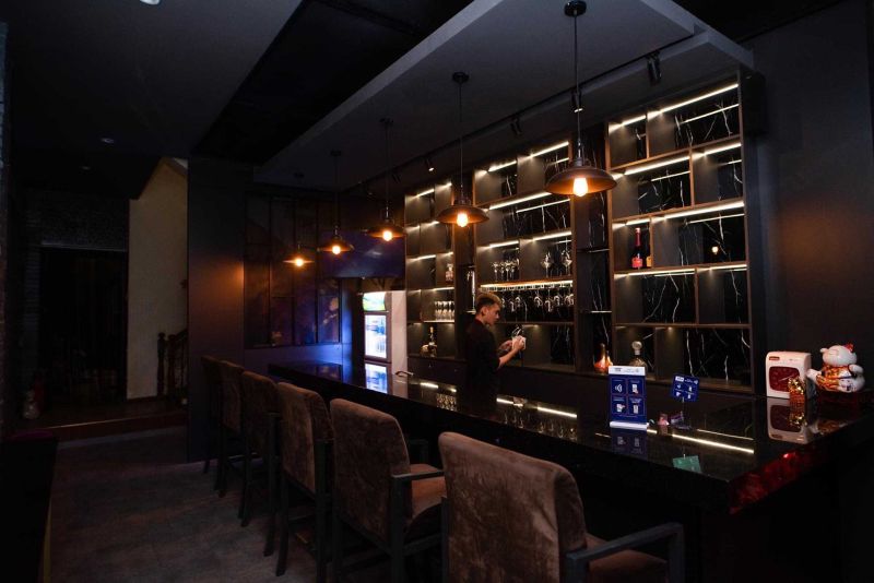 File:Katt Bar2.jpg