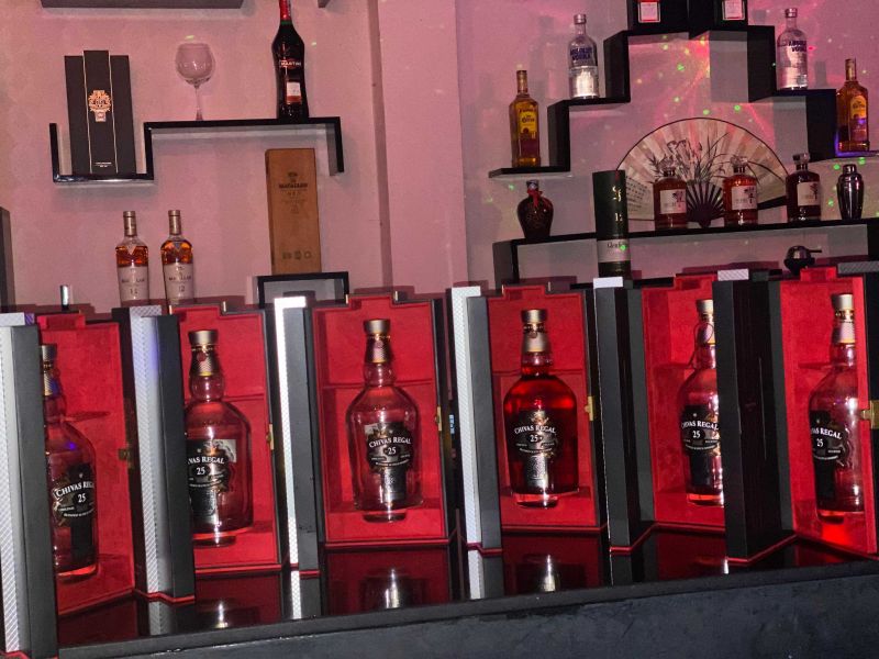 File:Miu Bar13.jpg
