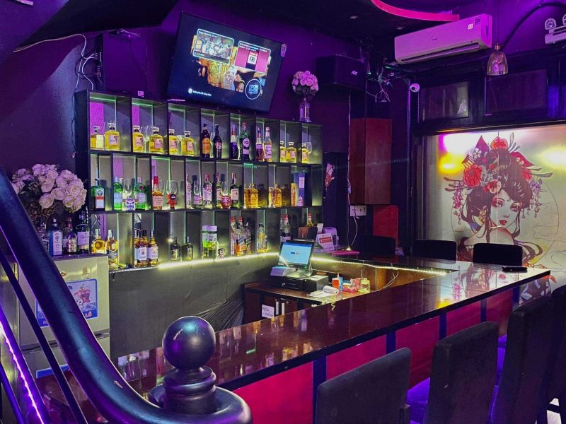 File:Miyabi Bar 雅(みやび)3.jpg