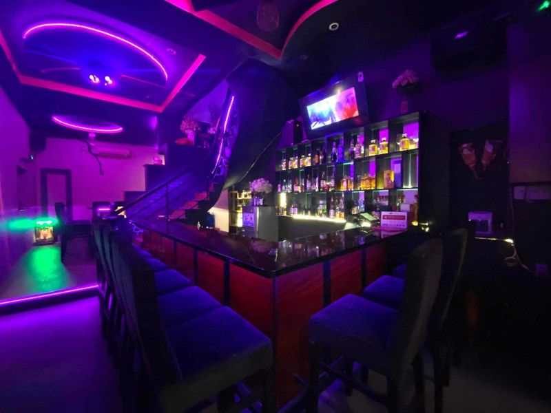 File:Miyabi Bar 雅(みやび)14.jpg