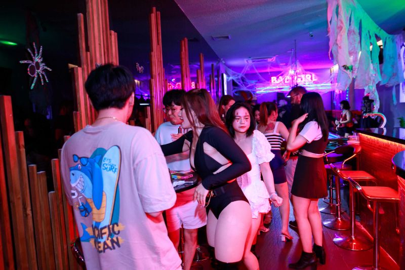 File:BUNNY BAR10.jpg
